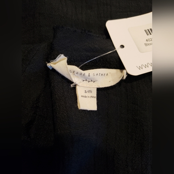 Bobbi Rocco Los Angeles Smocked Sleeves Top - Picture 5 of 8